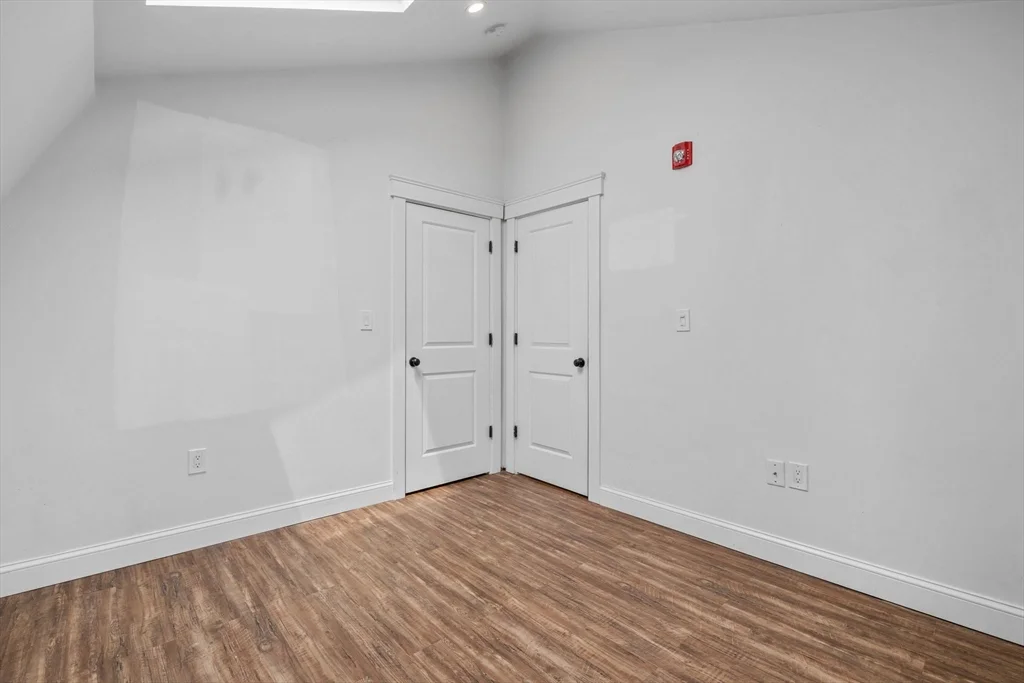 103-105 Broadway, Chelsea