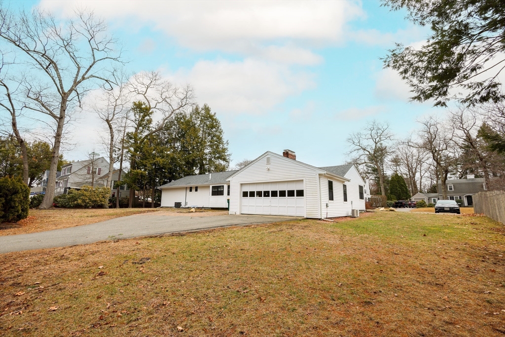 321 Nichols St, Norwood