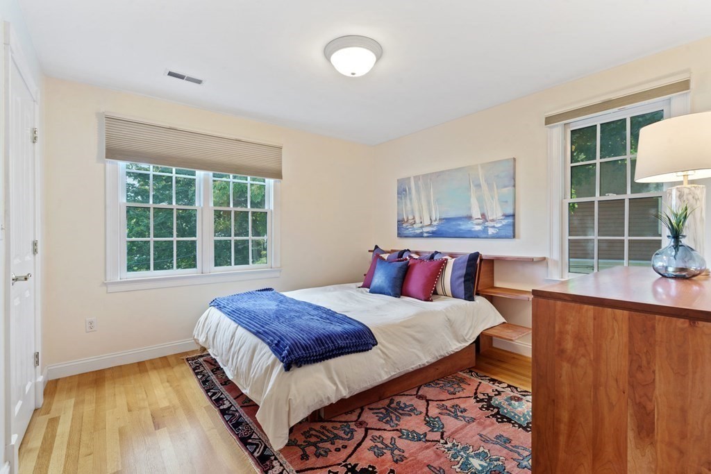 76 Putnam Ave, Cambridge