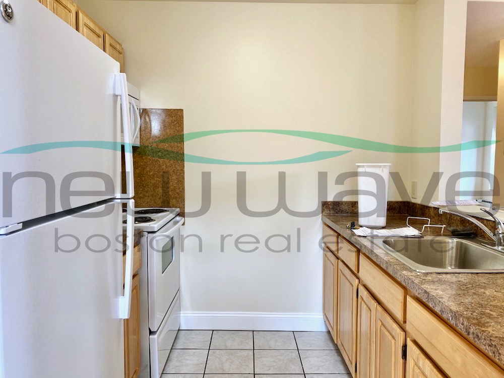 586 Massachusetts Ave, South End