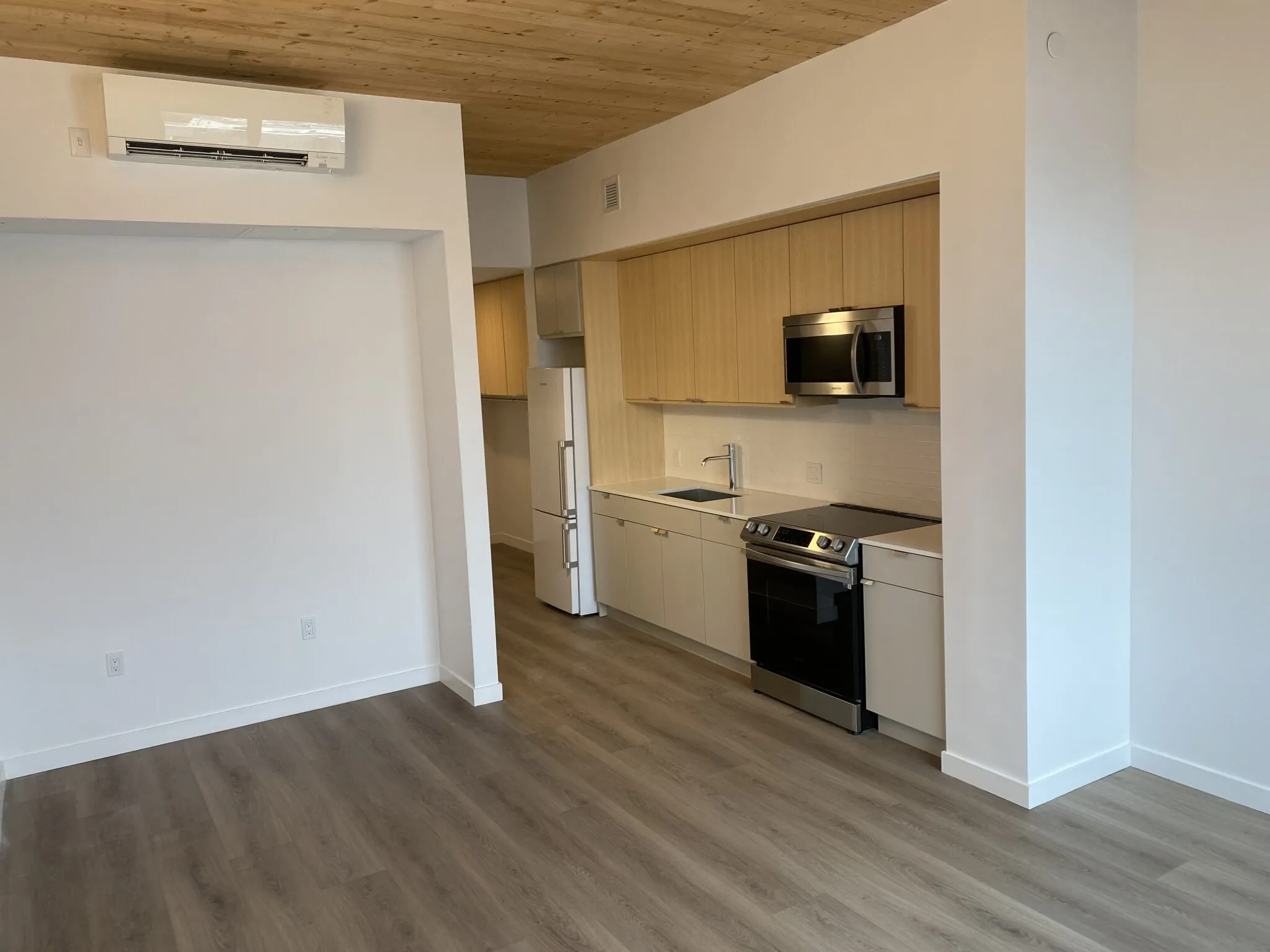 154 Broadway, East Somerville