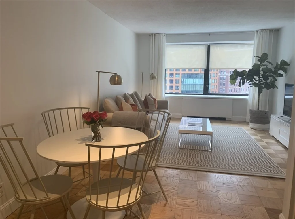 65 East India Row, Waterfront