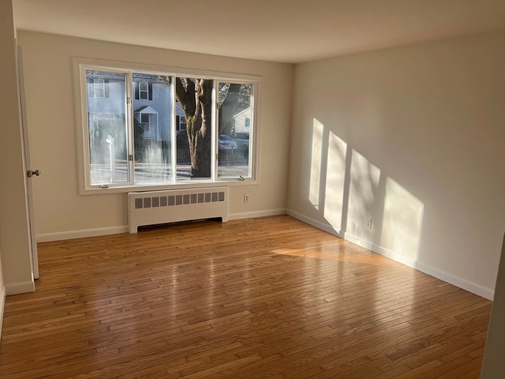 7 Saran Ave, Bedford