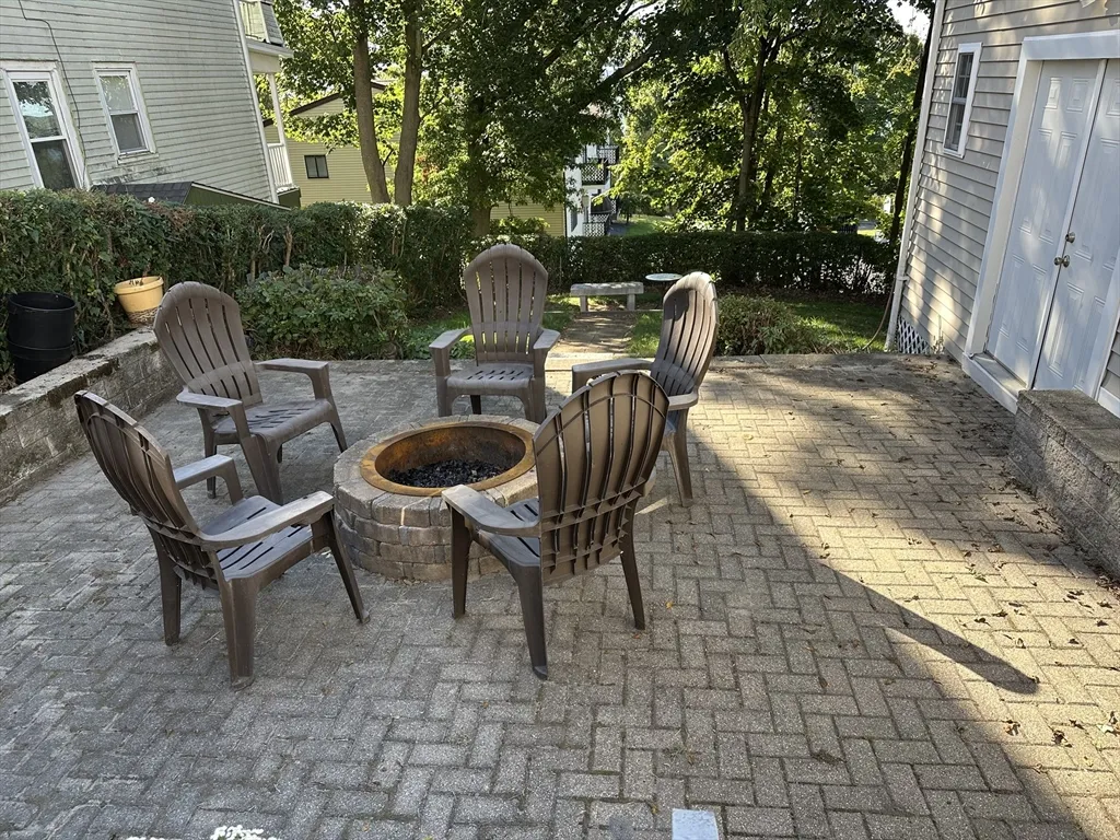 396 Durfee St, Fall River