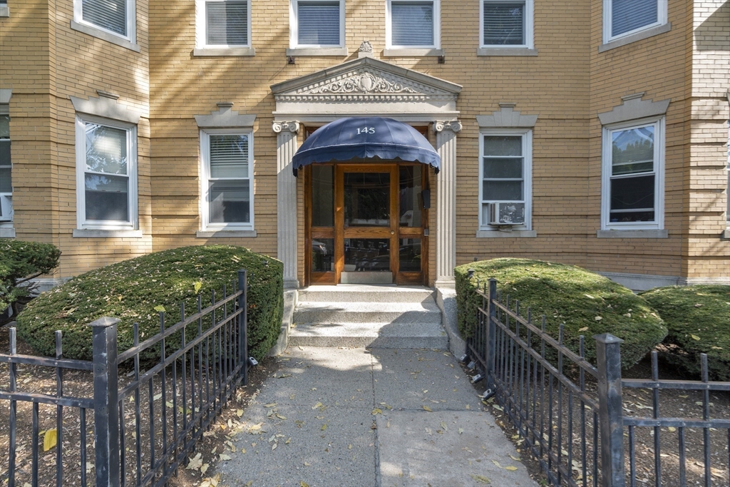 145 Chiswick Rd, Brighton