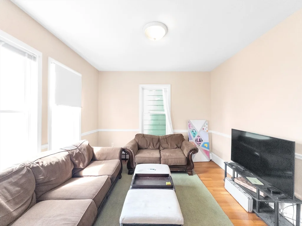 32 Fisher Ave, Mission Hill