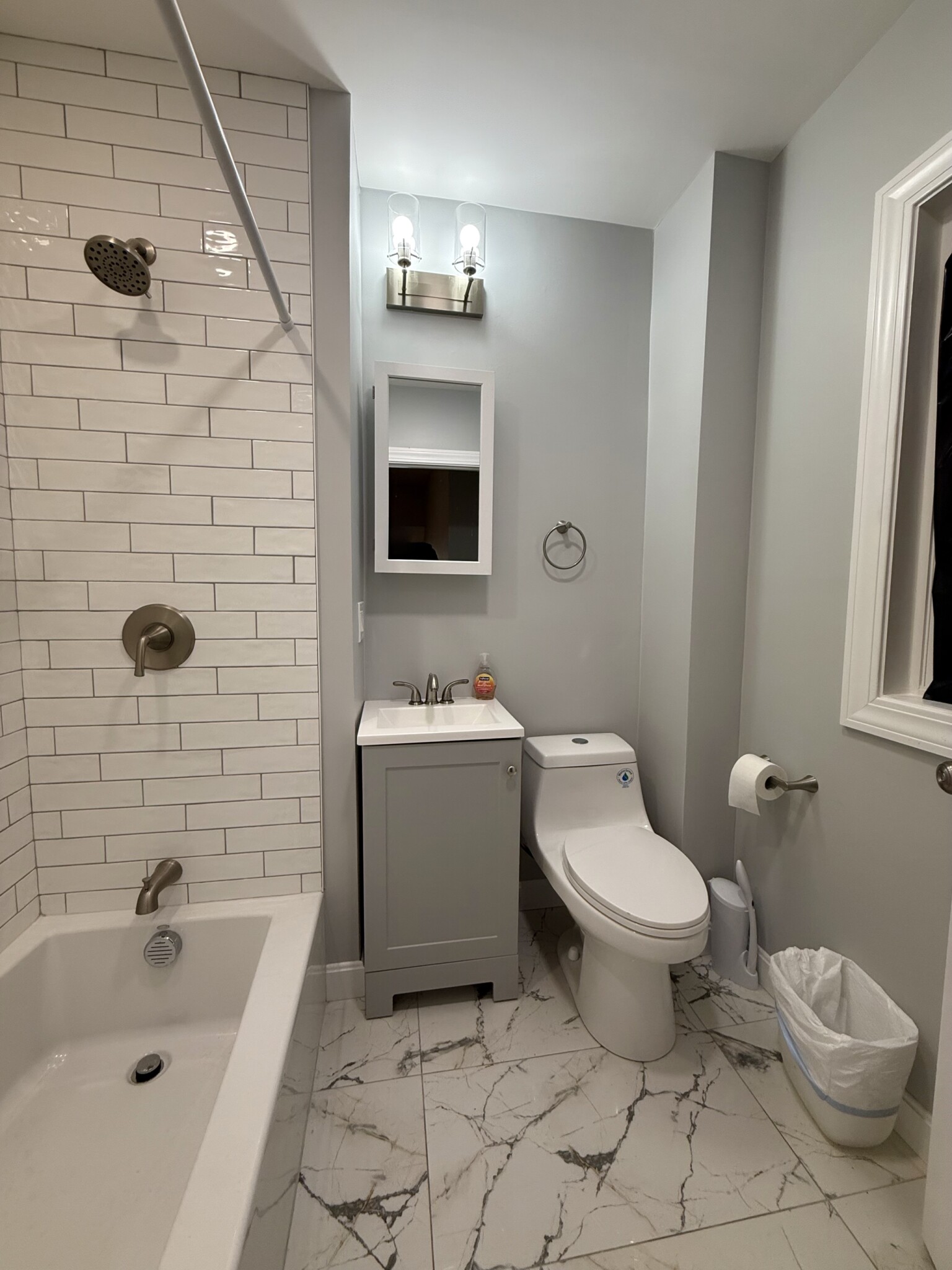 2 Wellington Ave, Banks Square