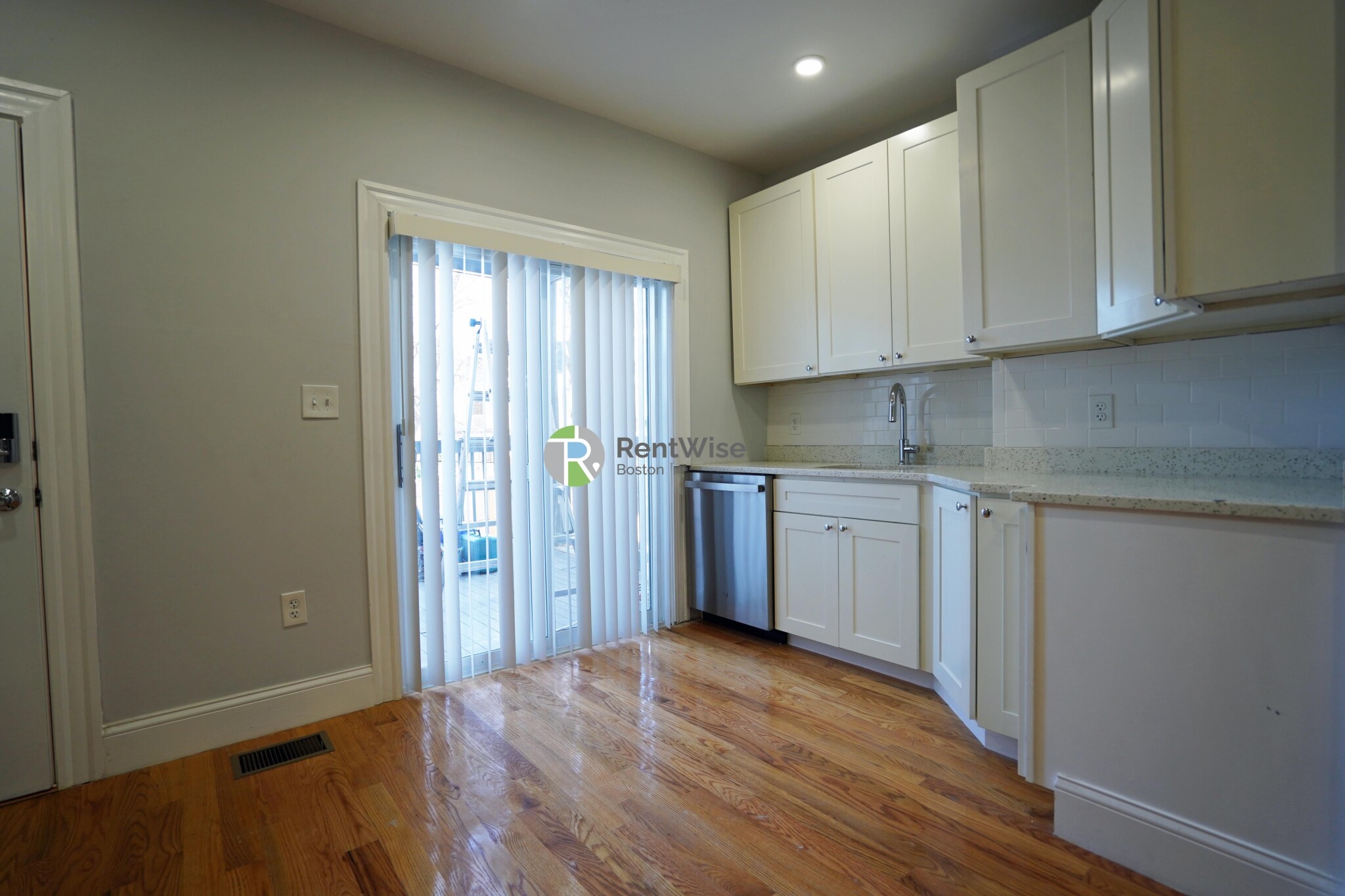 374 Oxford St, Baldwin