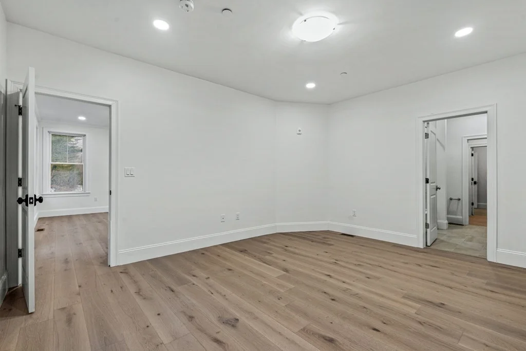 27 Lily Pond Ln, Lexington