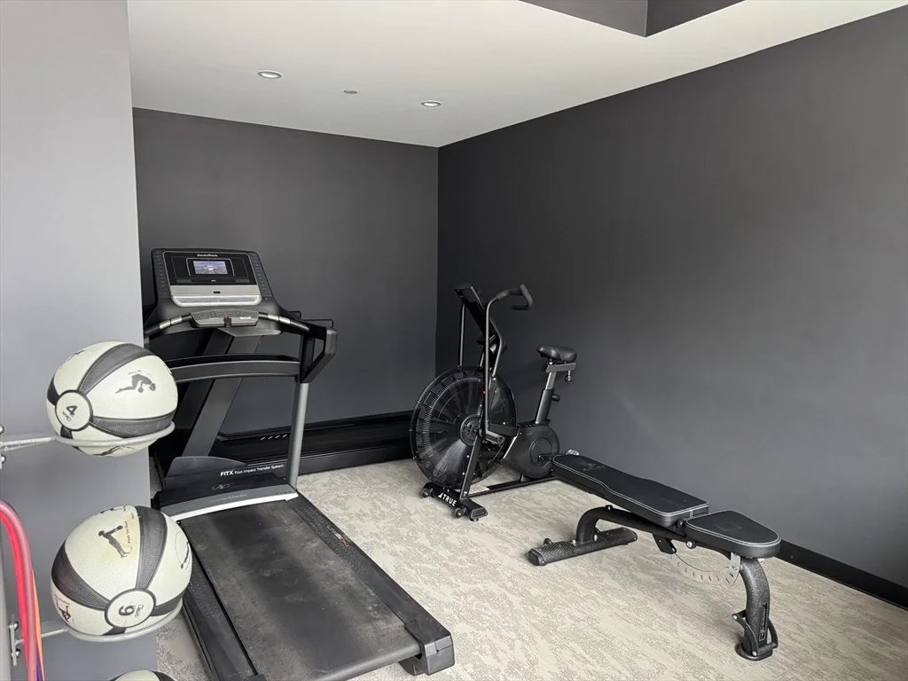 100 Lincoln, Brighton