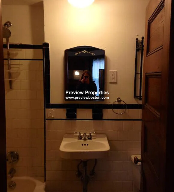 849 Beacon St, Fenway