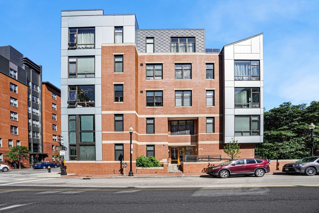 735 Harrison, South End