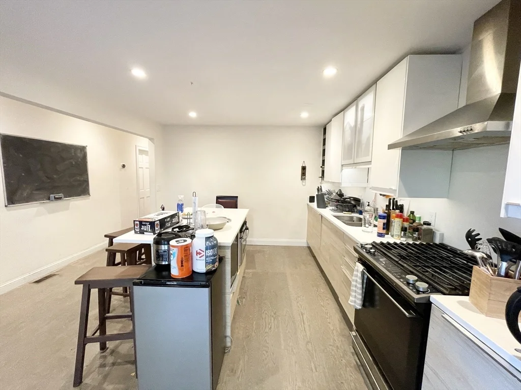 21 Iroquois, Mission Hill