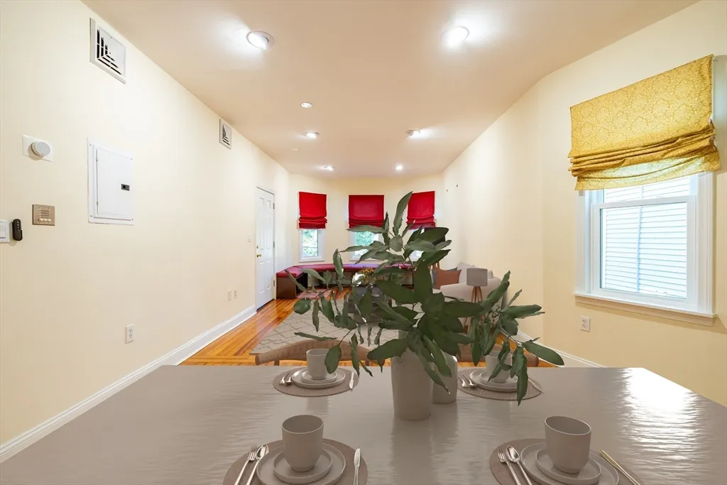 11 Juliette, Dorchester