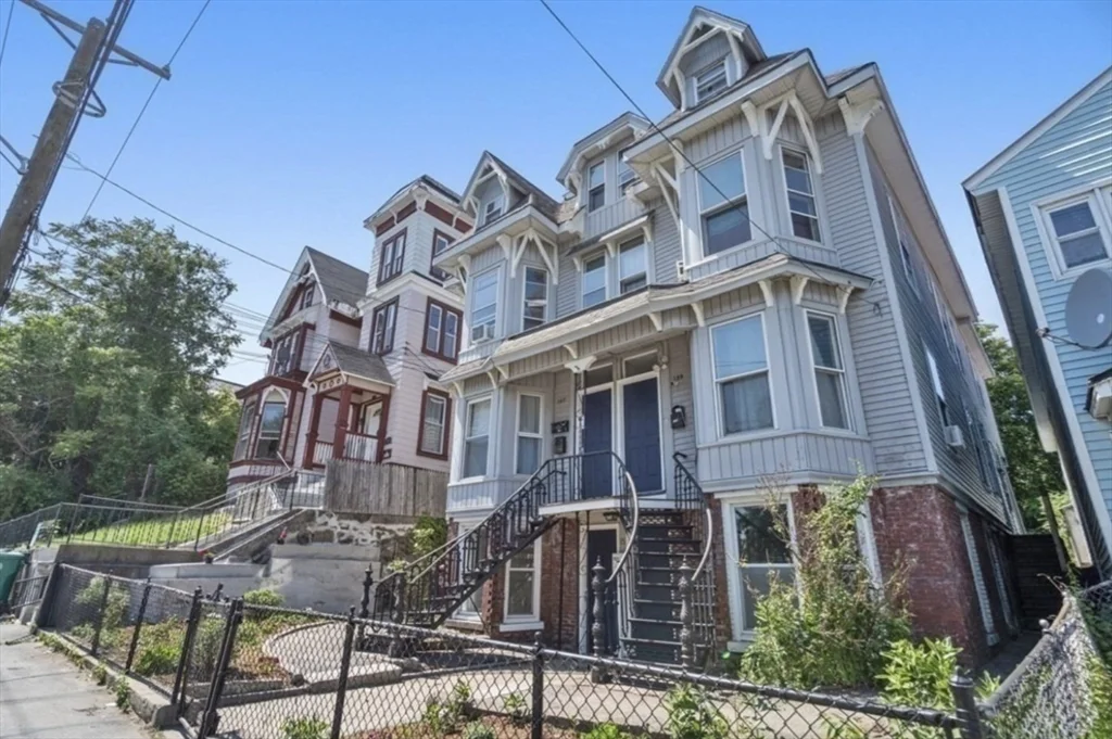 155 Summer St, Lowell