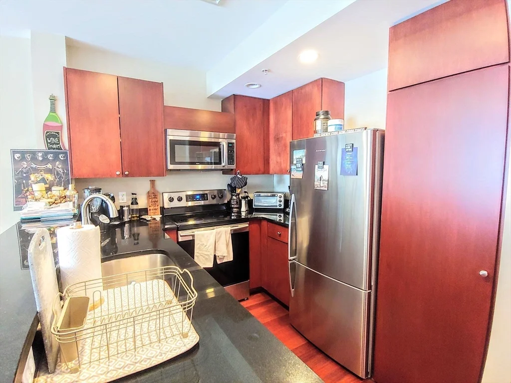 533 Cambridge St, Oak Square