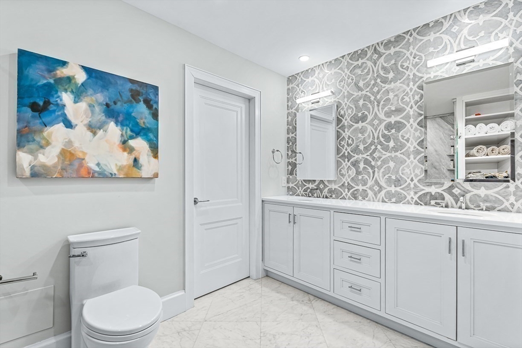 85 E India Row, Waterfront