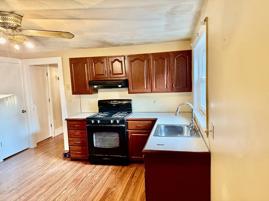 78 Summer St, Everett