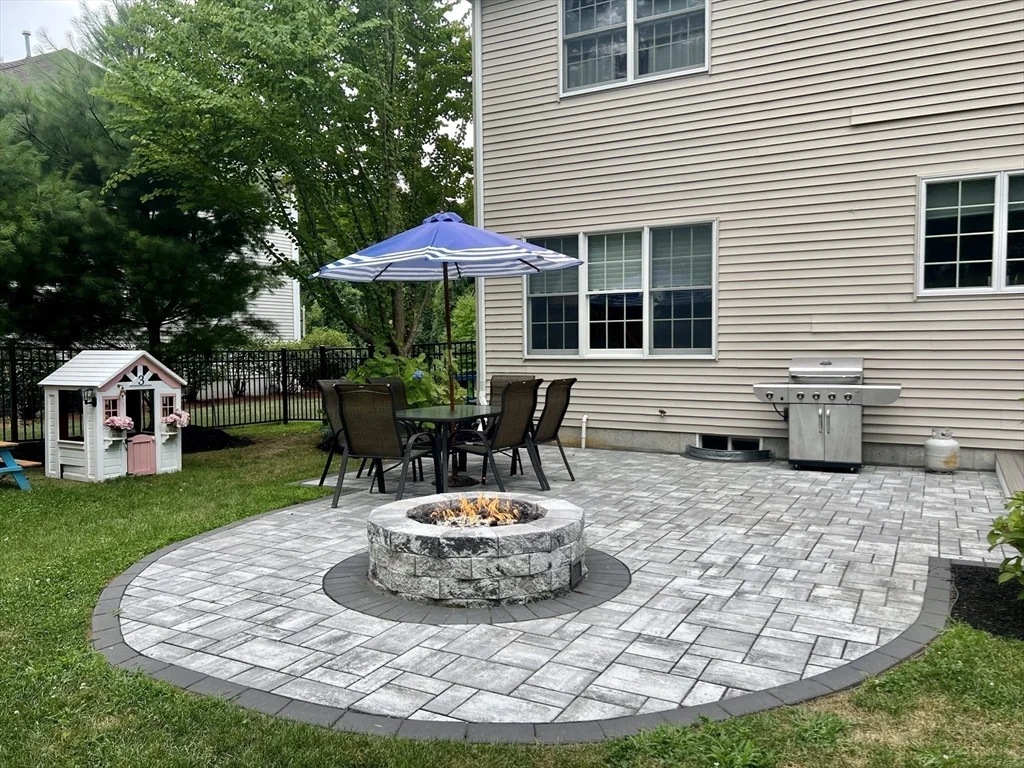 24 Endean Dr, Walpole