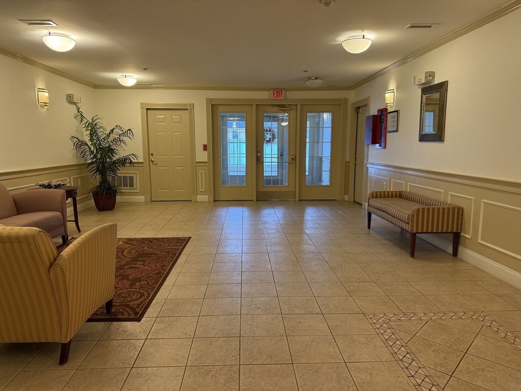 1 Millbrook Ln, Wakefield