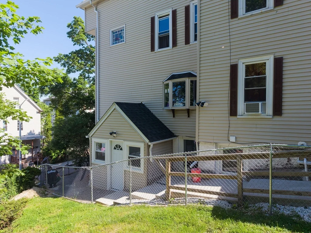 61 Rodney St, Worcester