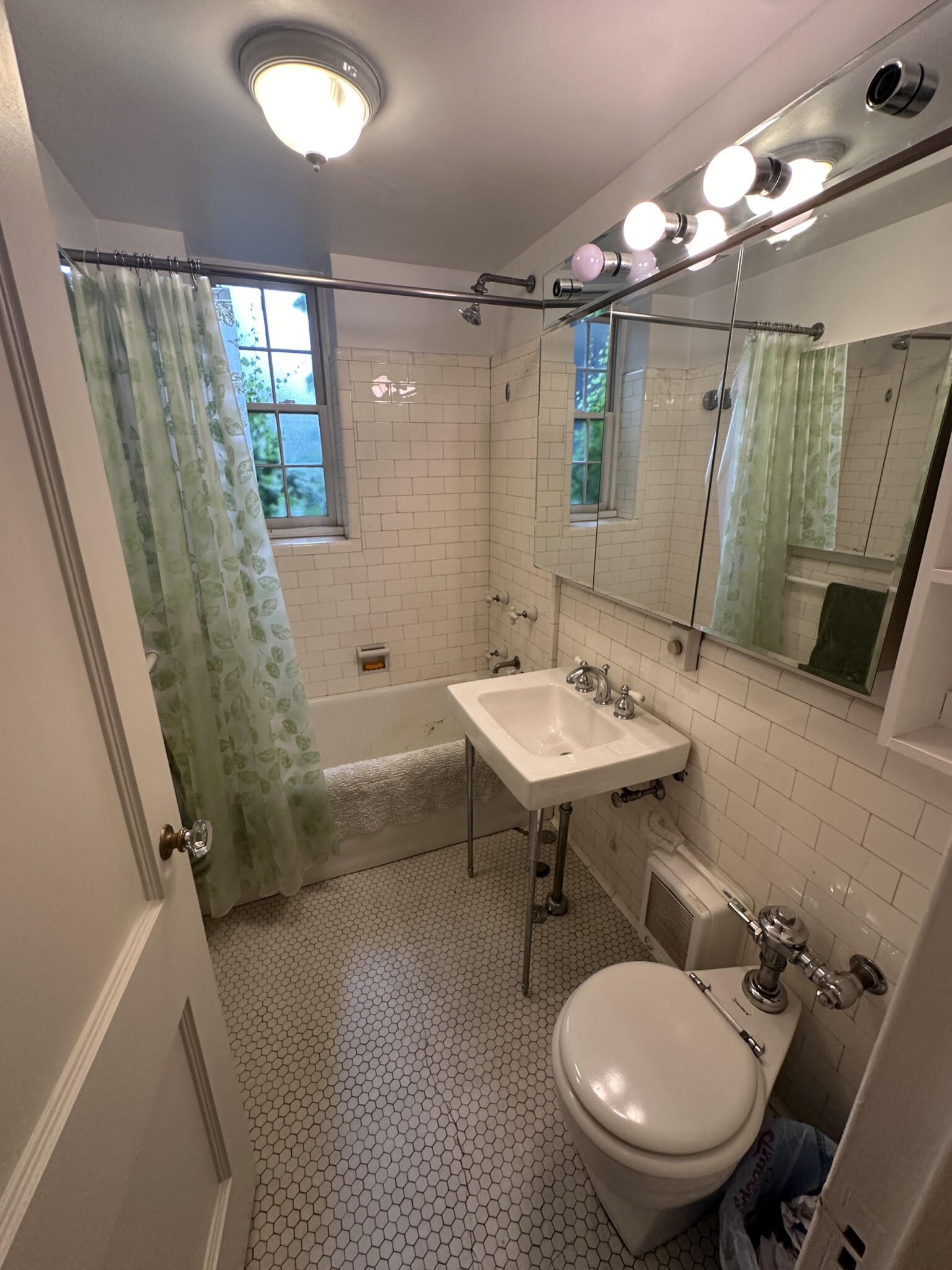 988 Memorial Dr, West Cambridge