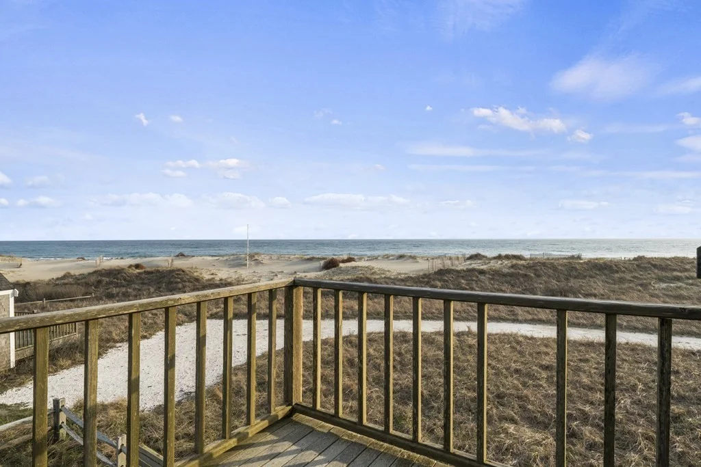 8 Maine Ave, Madaket