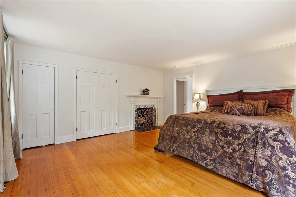 251A Old Billerica Rd, Bedford
