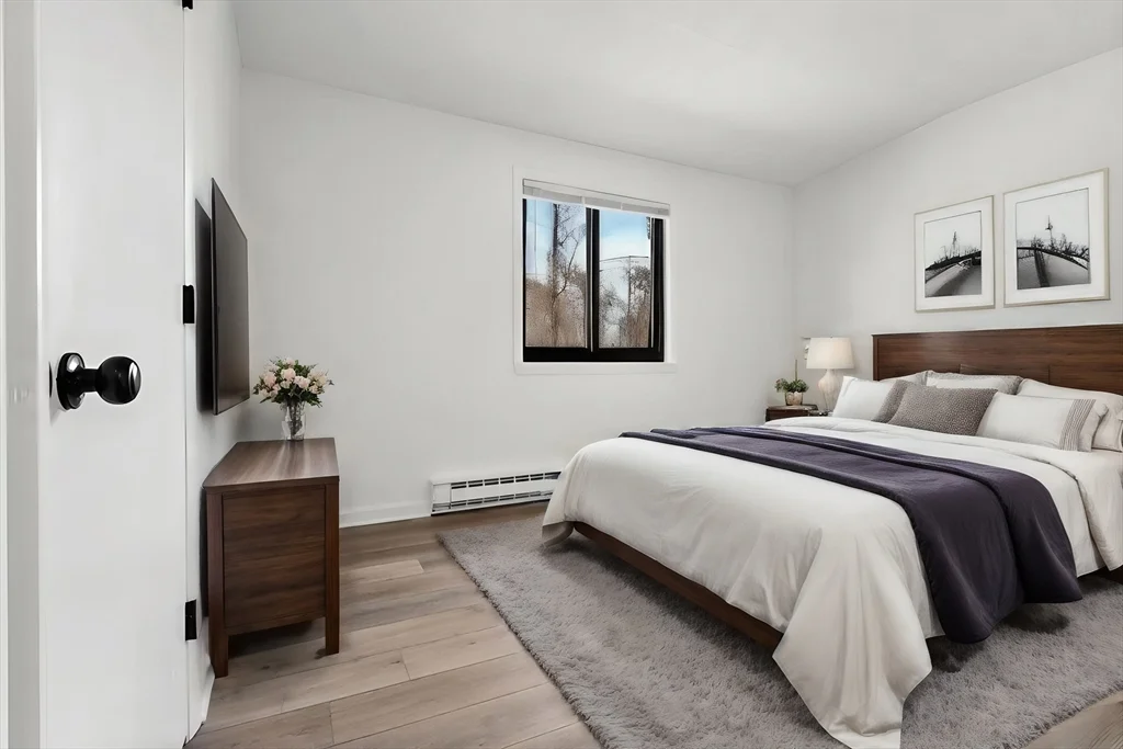18 Pierce St, Foxboro