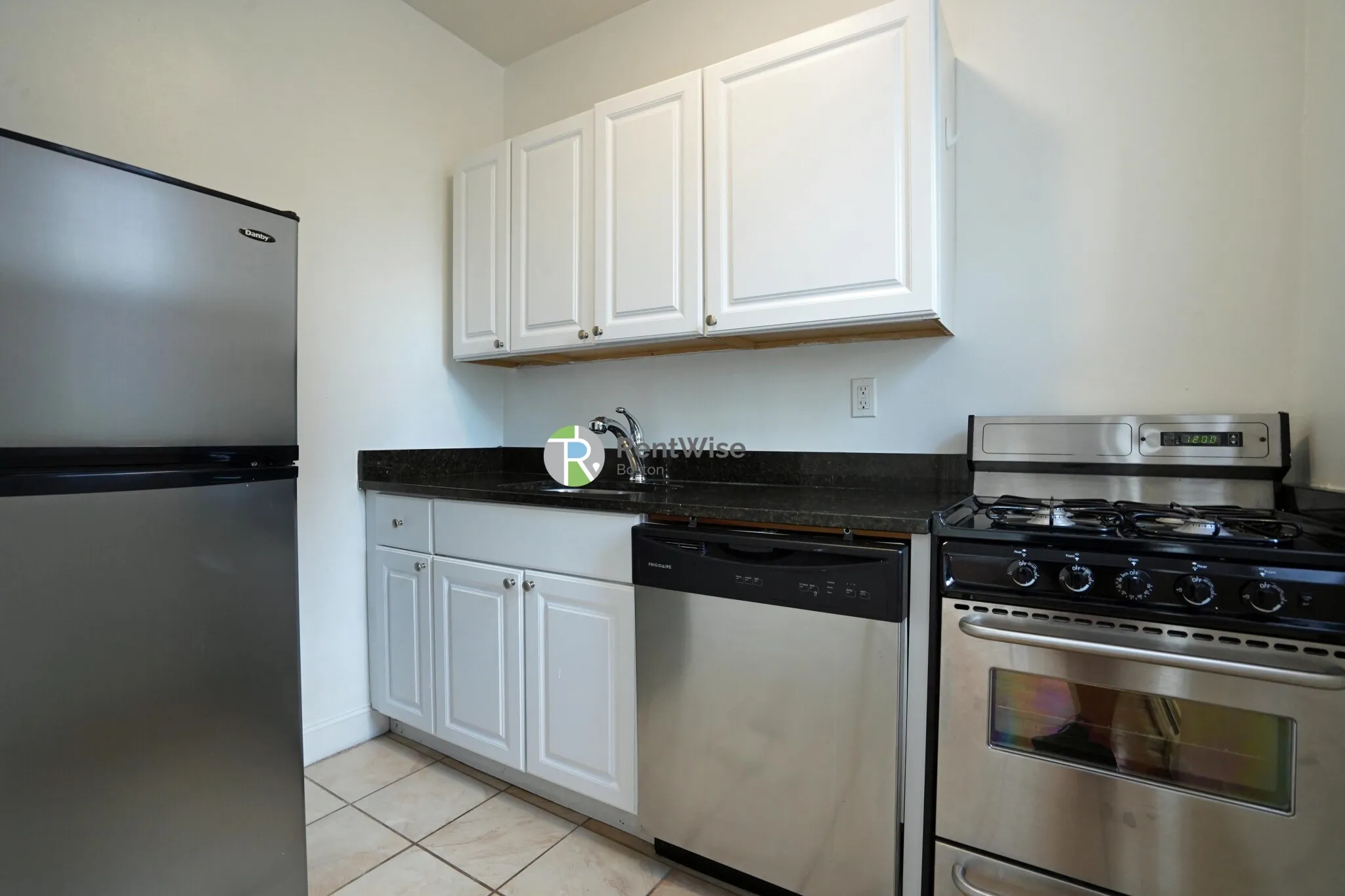 82 Brainerd Rd, Allston