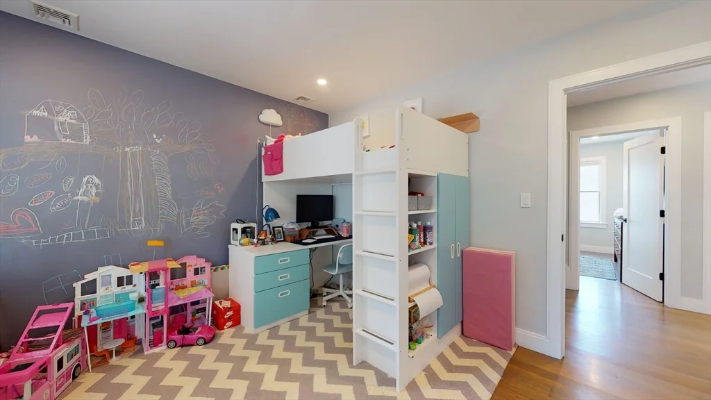 459 E 8th, South Boston