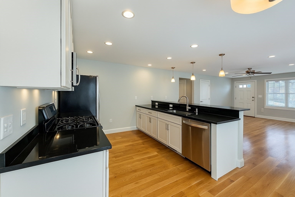 34 Knowlton St, East Somerville