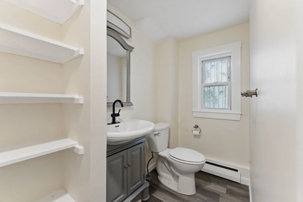 357 Granite St, Quincy