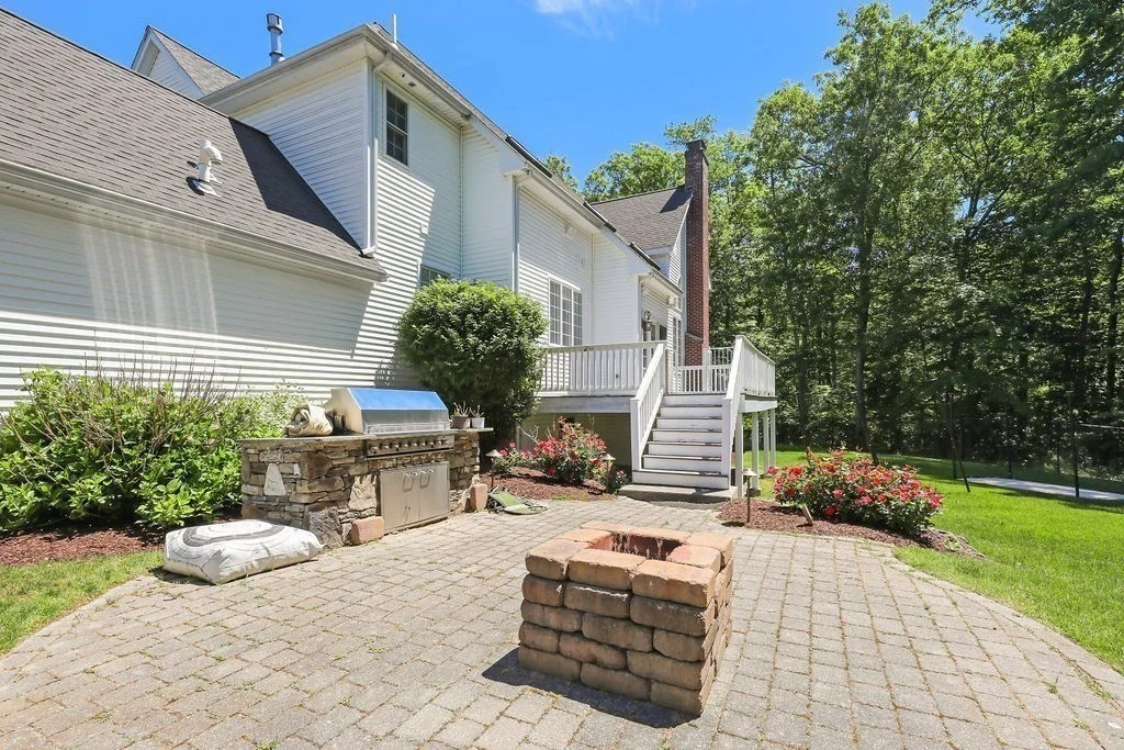 12 Ronald C Meyer Dr, North Attleboro
