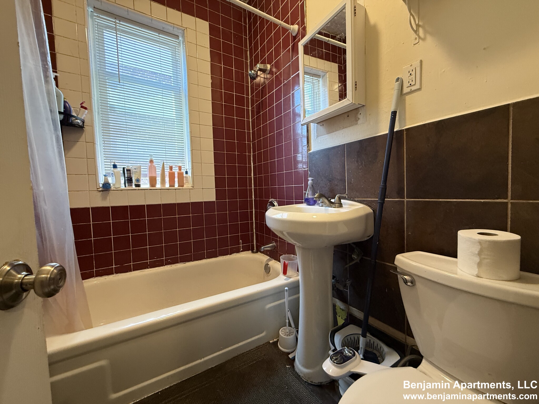 895 Huntington Ave, Mission Hill