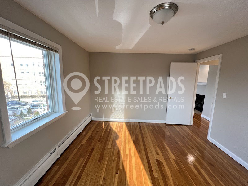 50 Evergreen St, Jamaica Plain