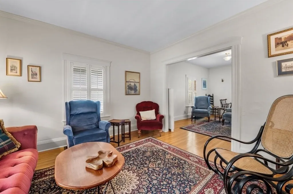 12 Endicott St, Saugus