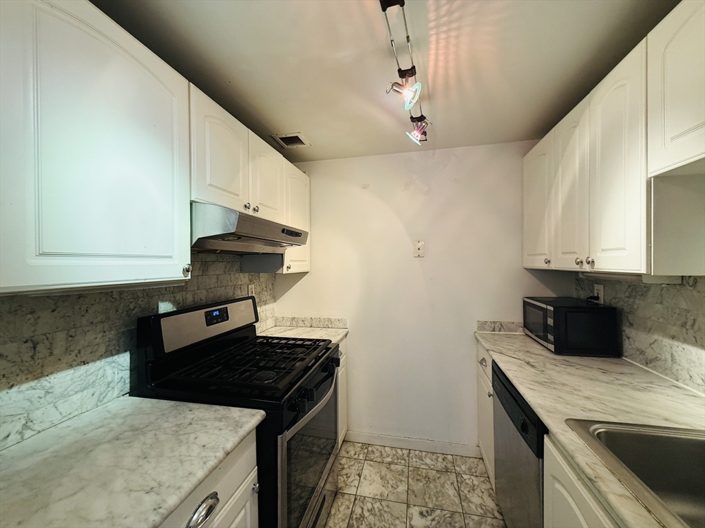 15 North Beacon St, Allston