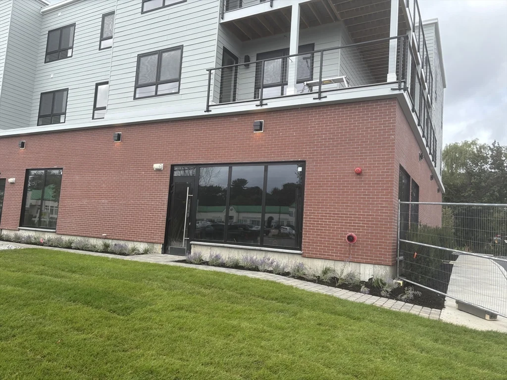 1391 Main St, Walpole