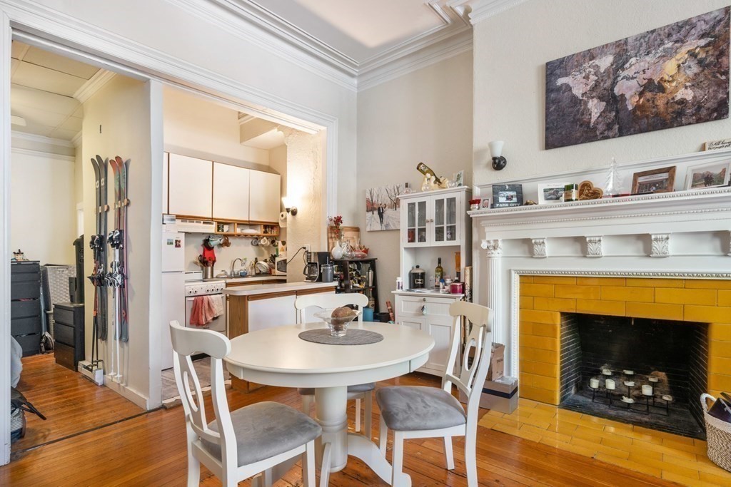 296 Marlborough St, Back Bay