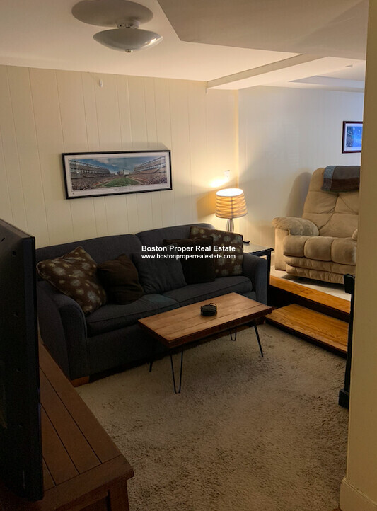 1748 Beacon St, Brookline