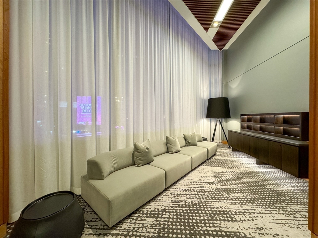 110 Stuart St, Back Bay