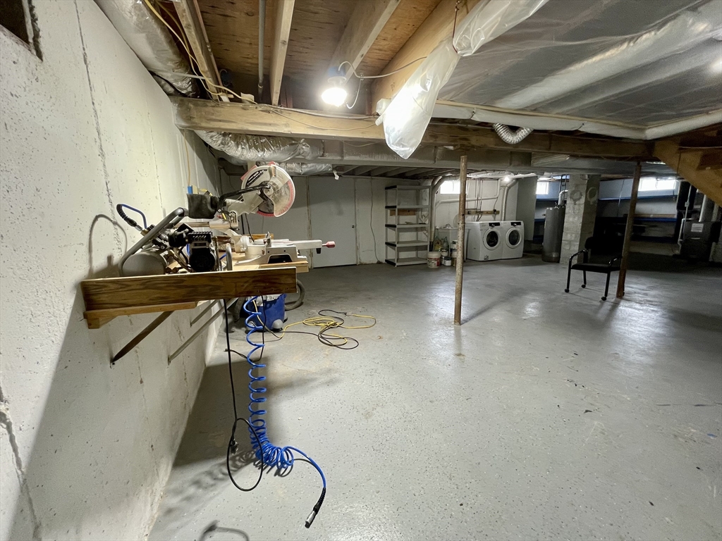 871 King St, Fall River