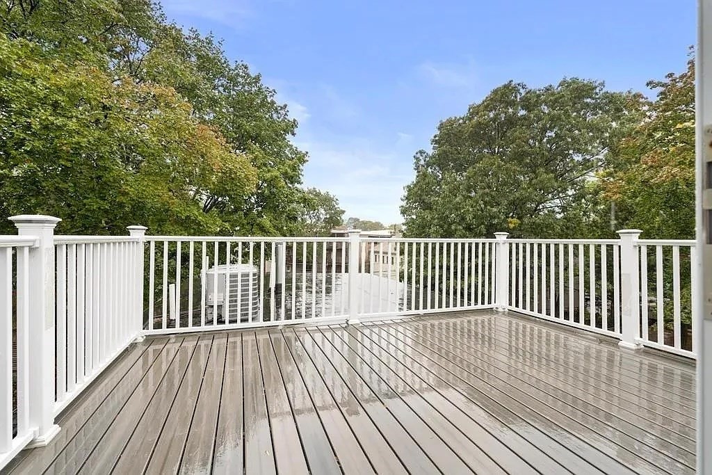 63 Perrin St, Roxbury