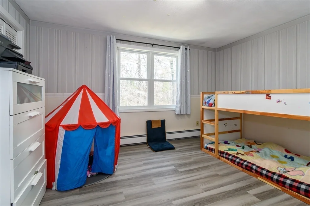 24 Homeward Ln, Natick