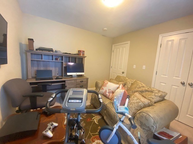 90 Cook Ln, Marlborough