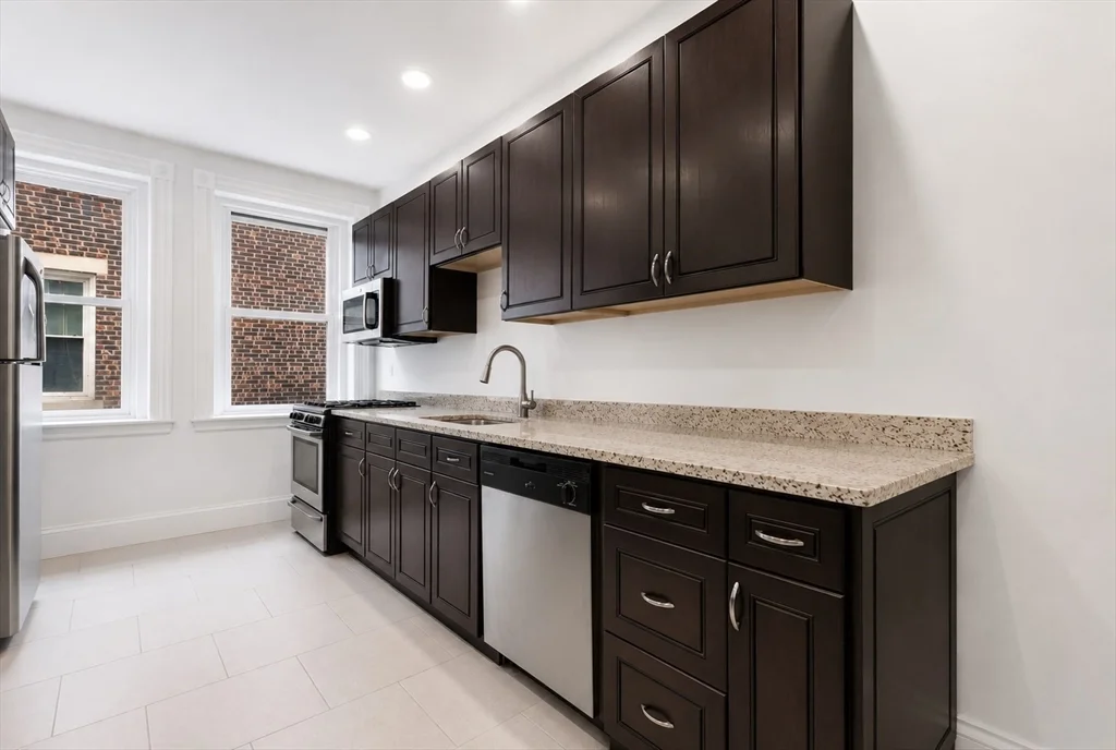 181 Harvard St, Coolidge Corner