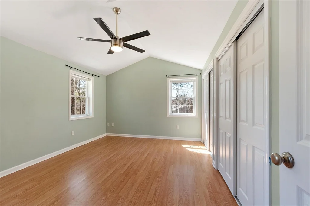 27 Pine St, Pepperell