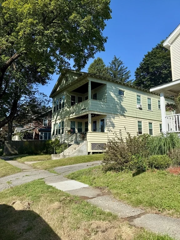 9 Underwood St, West Side