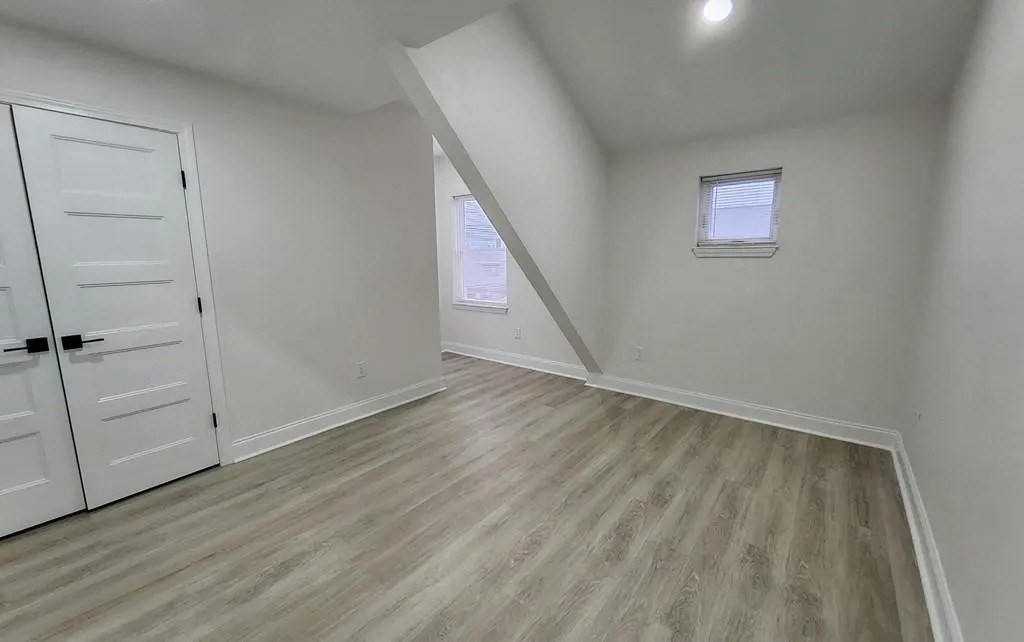 6 Harding Ave, West Everett